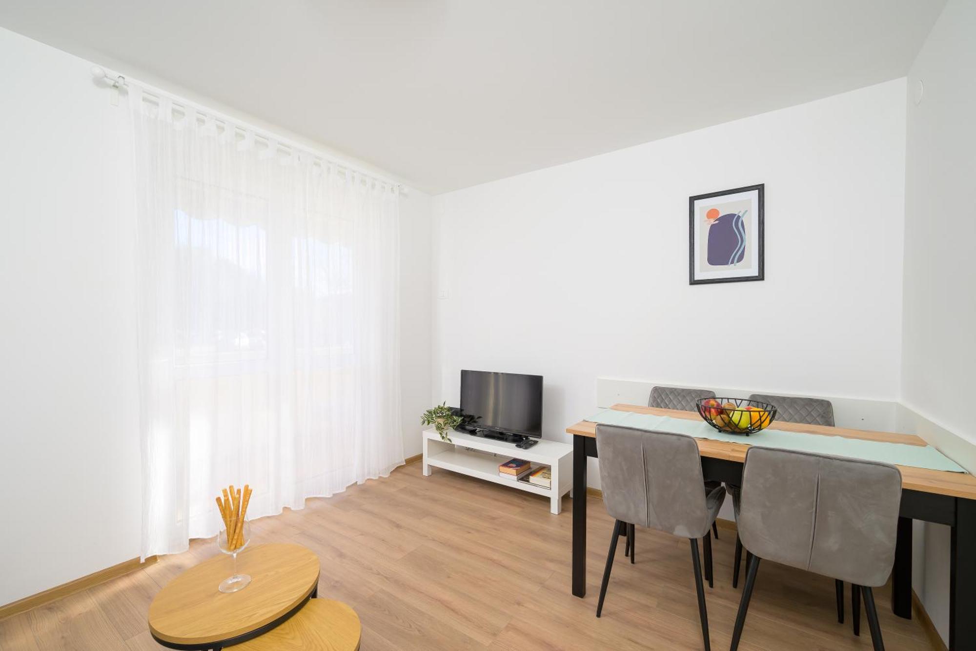 Apartment Pina โปเรช ภายนอก รูปภาพ