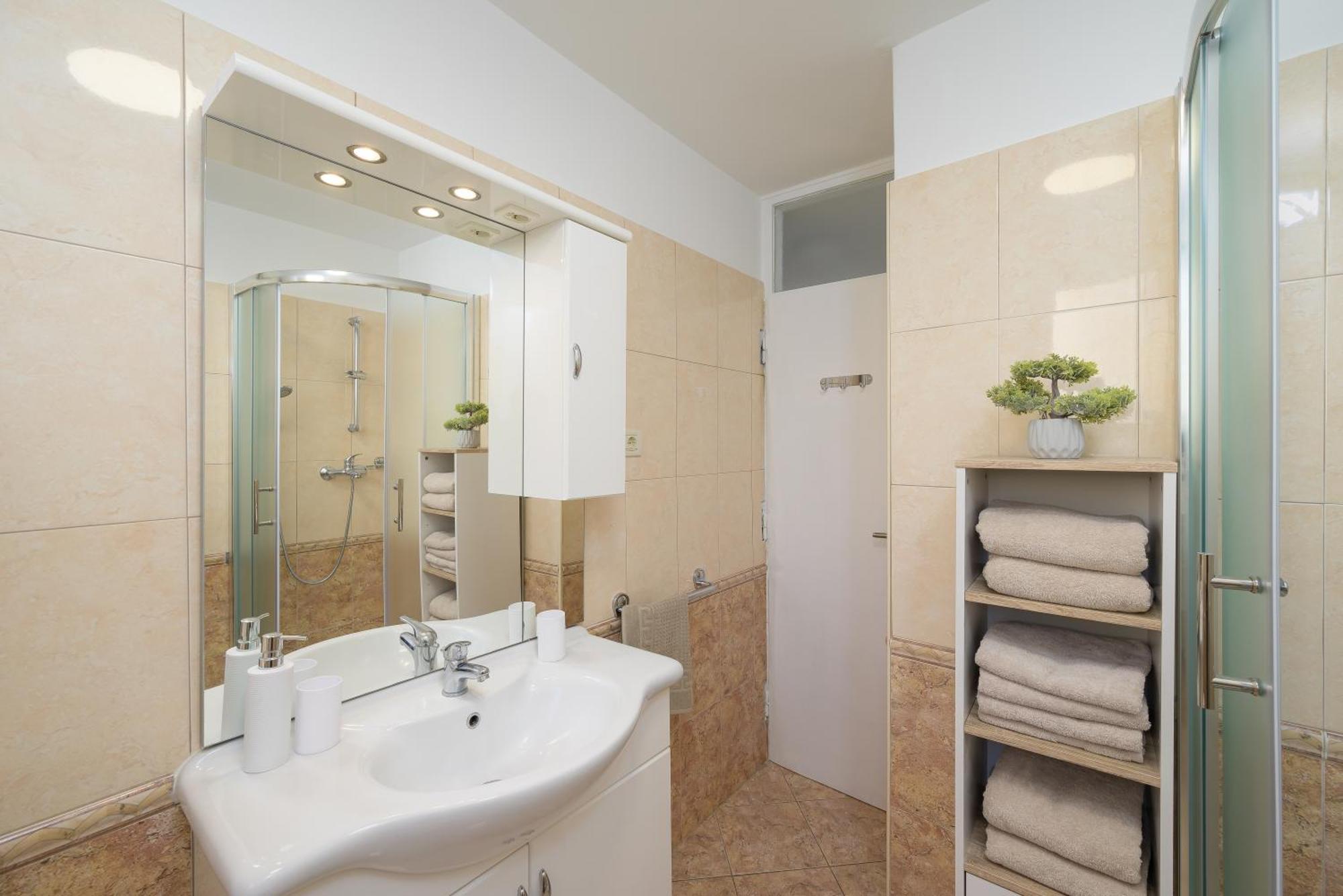 Apartment Pina โปเรช ภายนอก รูปภาพ