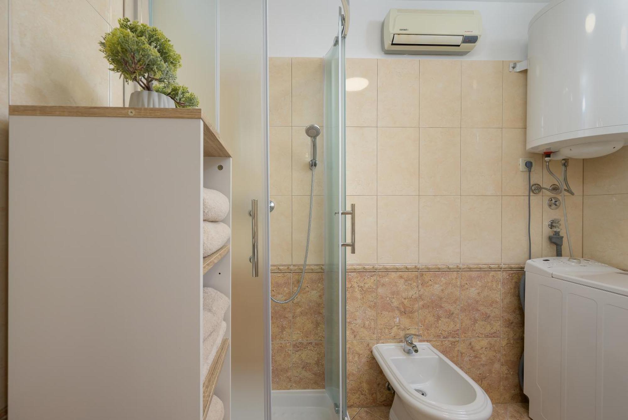 Apartment Pina โปเรช ภายนอก รูปภาพ